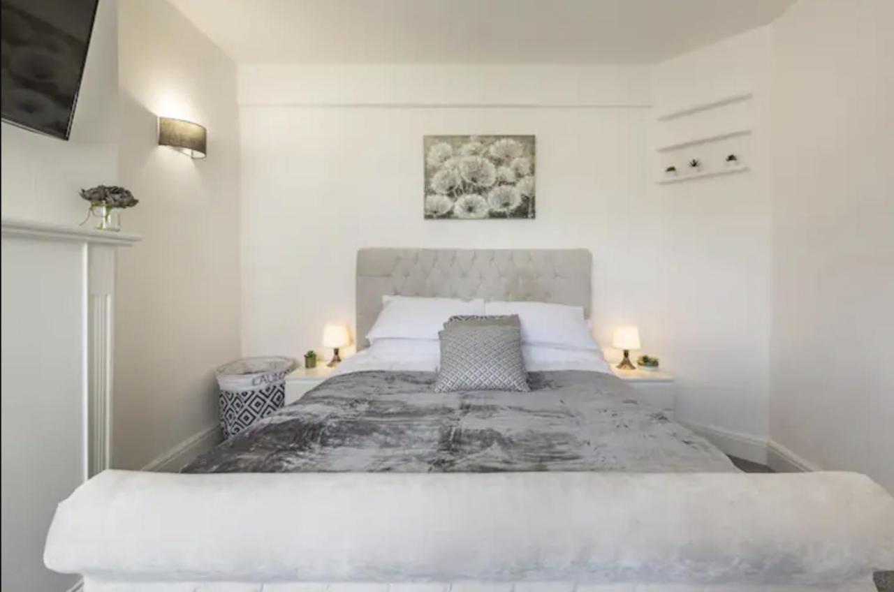 Hornchurch Luxury 3-Bed Apartment Near To London With Parking מראה חיצוני תמונה