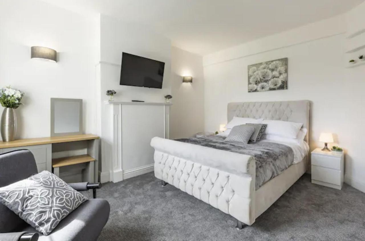 Hornchurch Luxury 3-Bed Apartment Near To London With Parking מראה חיצוני תמונה