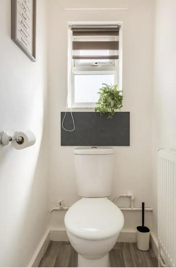 Hornchurch Luxury 3-Bed Apartment Near To London With Parking מראה חיצוני תמונה