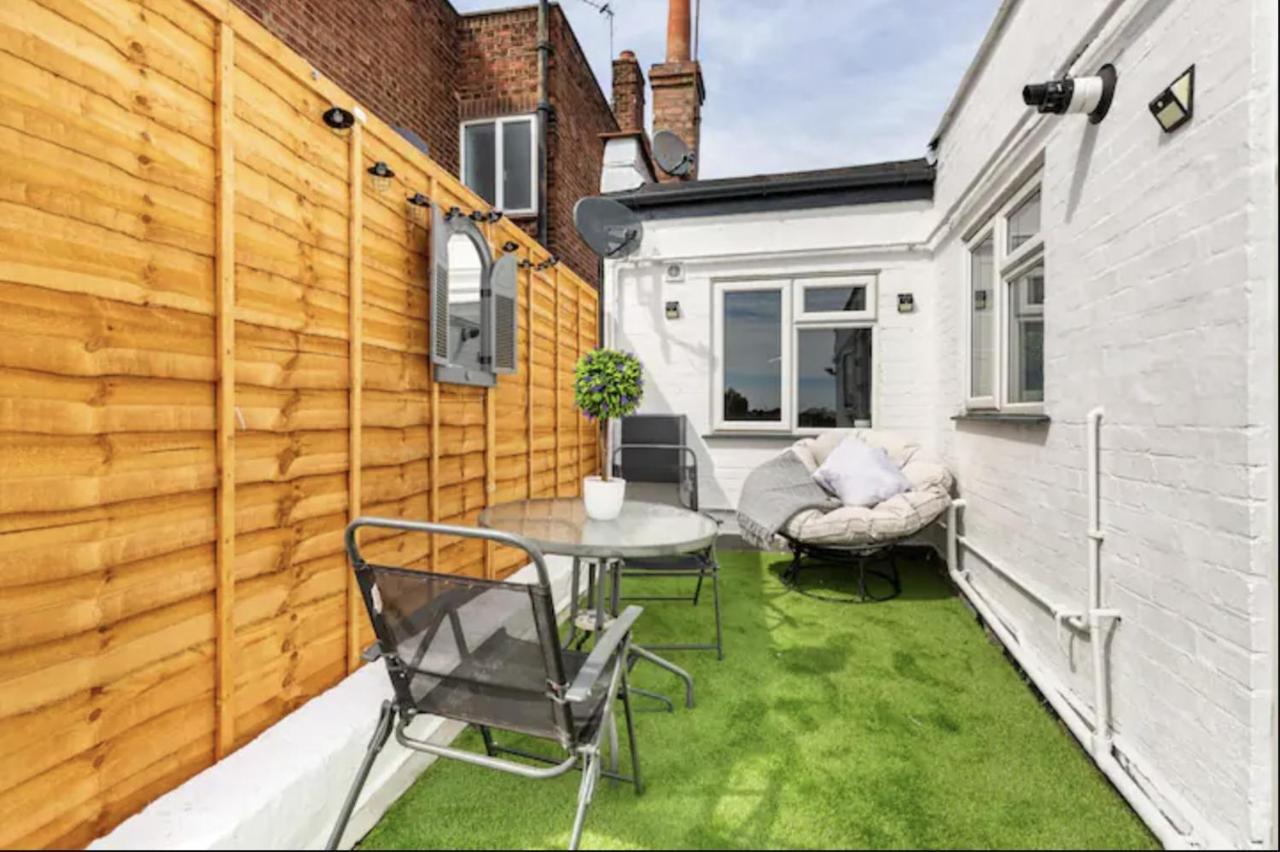 Hornchurch Luxury 3-Bed Apartment Near To London With Parking מראה חיצוני תמונה