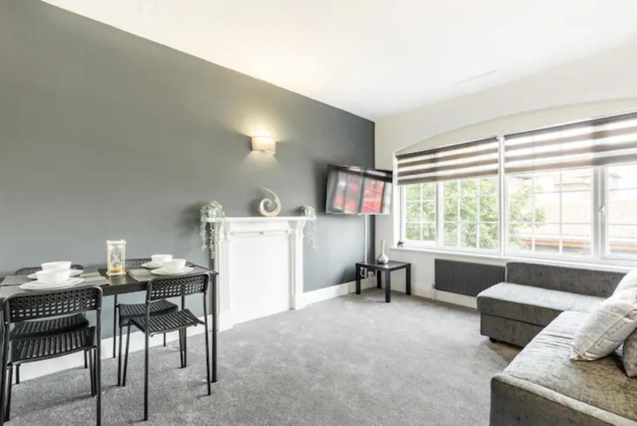 Hornchurch Luxury 3-Bed Apartment Near To London With Parking מראה חיצוני תמונה