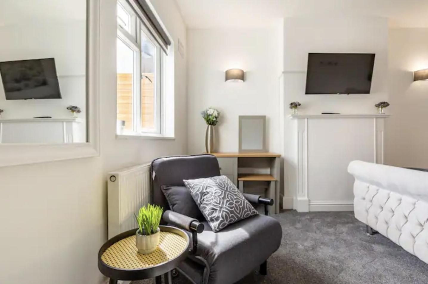 Hornchurch Luxury 3-Bed Apartment Near To London With Parking חדר תמונה