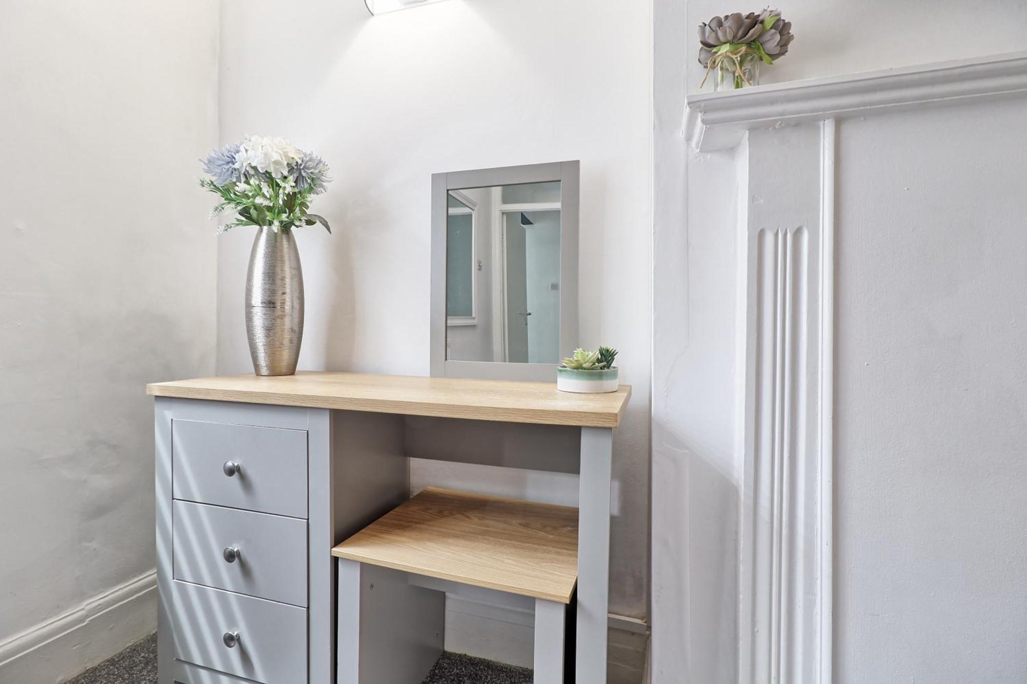 Hornchurch Luxury 3-Bed Apartment Near To London With Parking מראה חיצוני תמונה