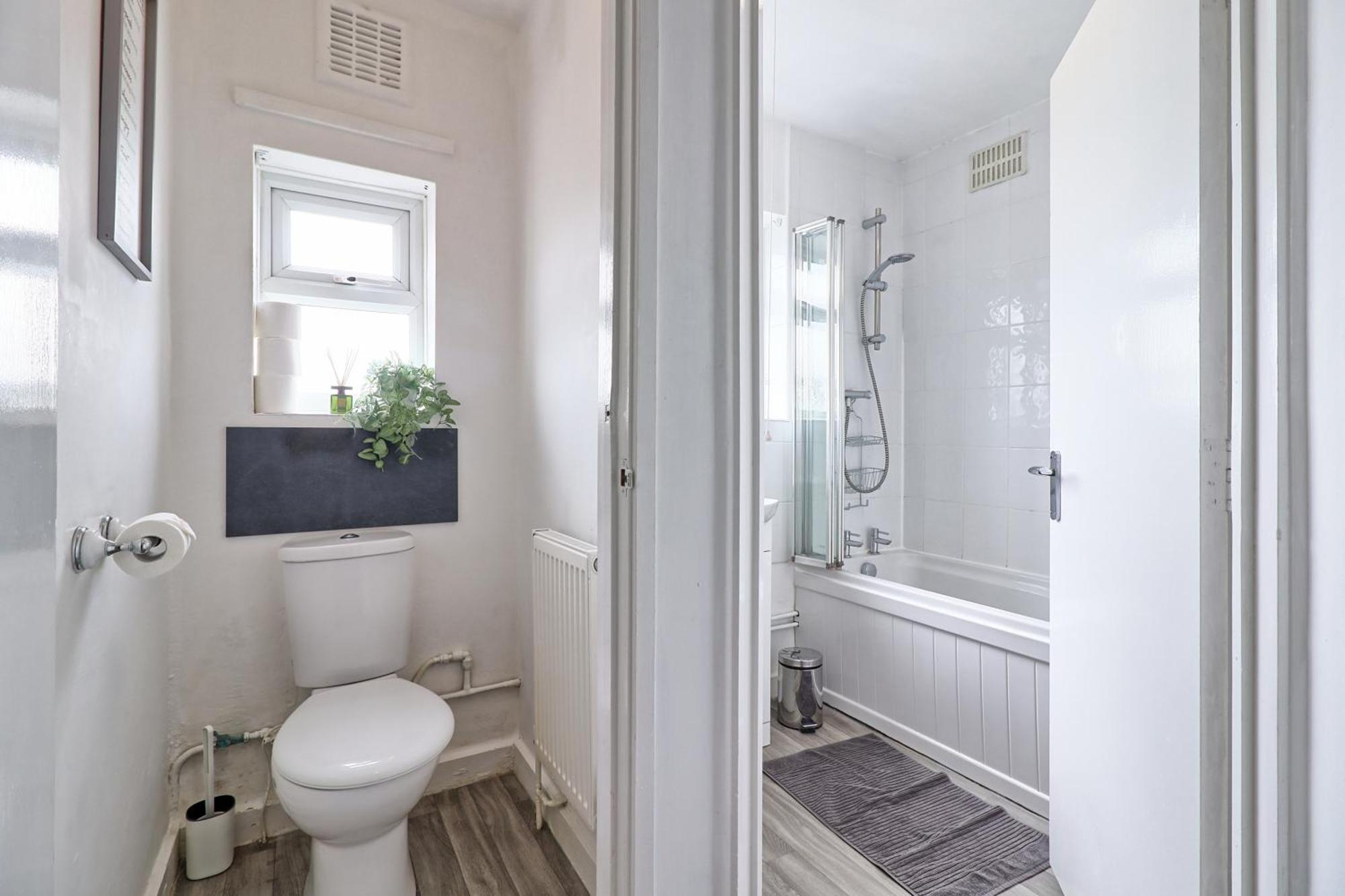Hornchurch Luxury 3-Bed Apartment Near To London With Parking מראה חיצוני תמונה