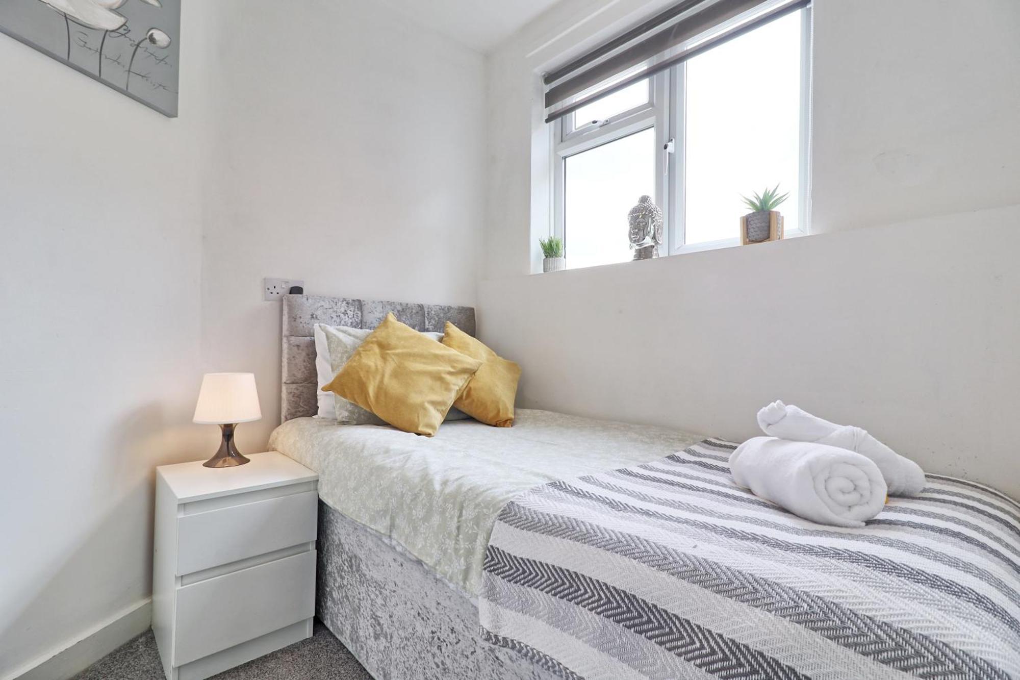 Hornchurch Luxury 3-Bed Apartment Near To London With Parking מראה חיצוני תמונה