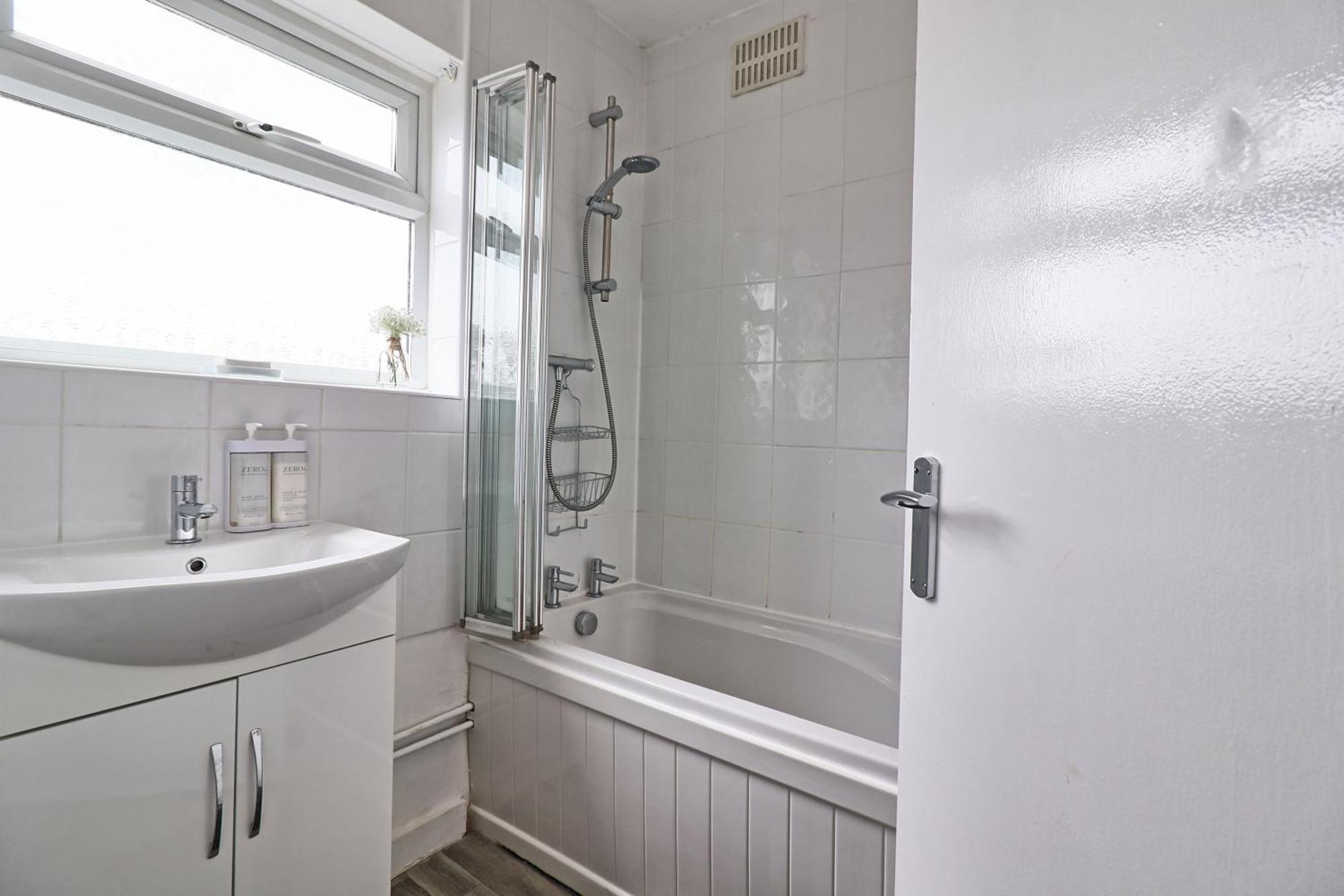 Hornchurch Luxury 3-Bed Apartment Near To London With Parking מראה חיצוני תמונה