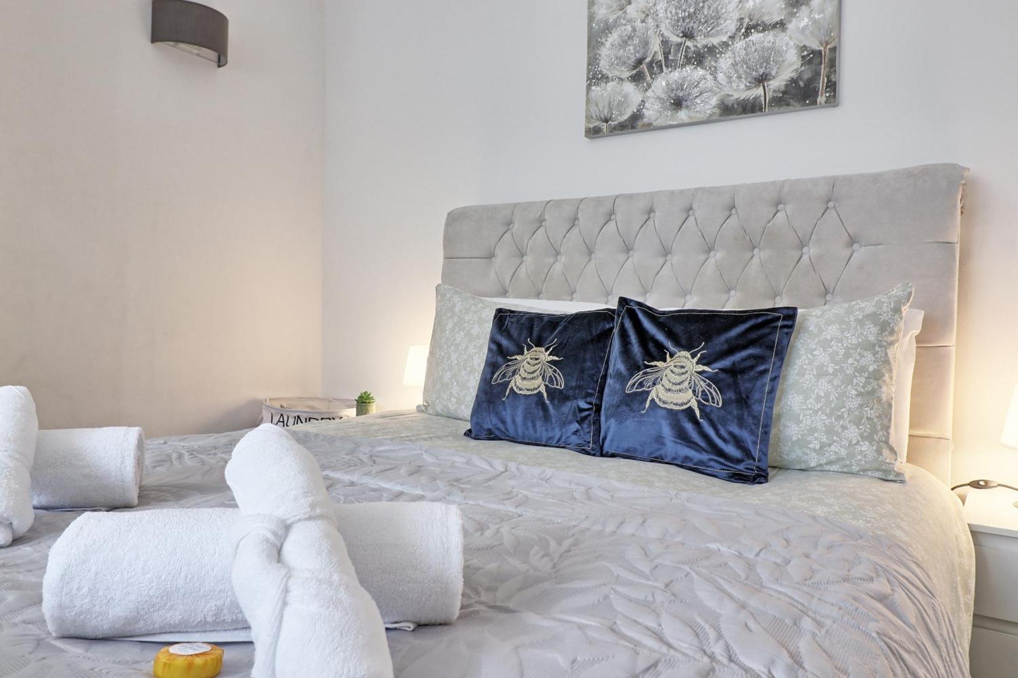 Hornchurch Luxury 3-Bed Apartment Near To London With Parking מראה חיצוני תמונה