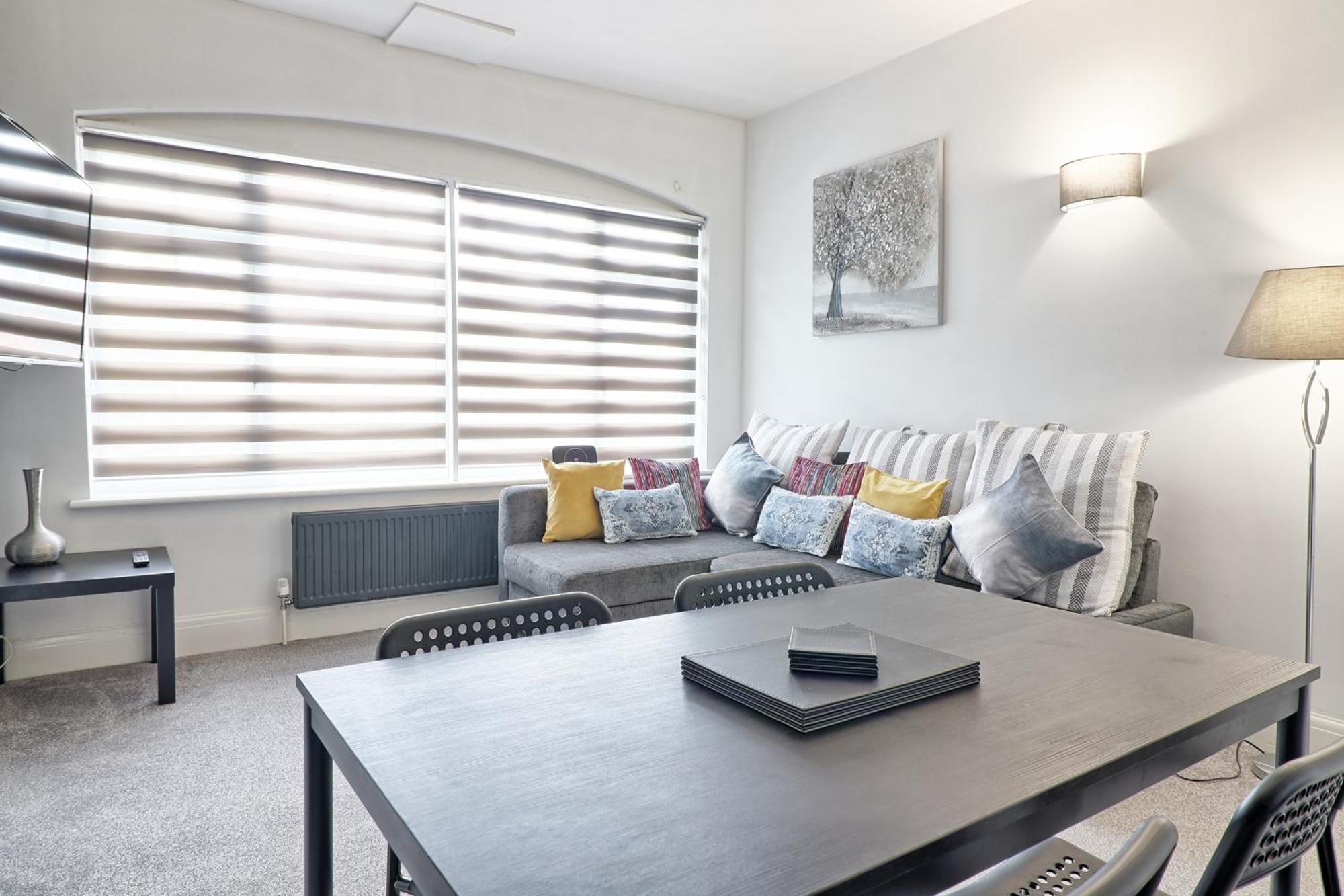 Hornchurch Luxury 3-Bed Apartment Near To London With Parking מראה חיצוני תמונה