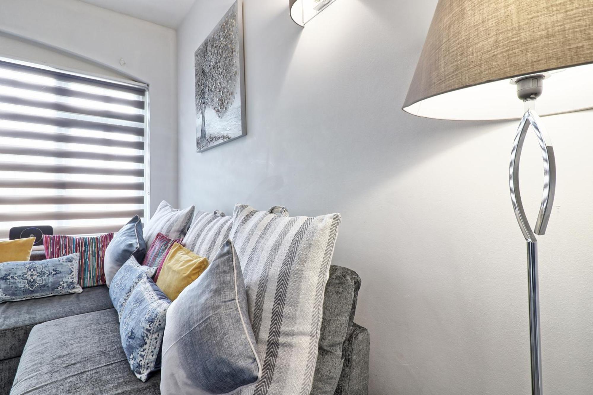 Hornchurch Luxury 3-Bed Apartment Near To London With Parking מראה חיצוני תמונה