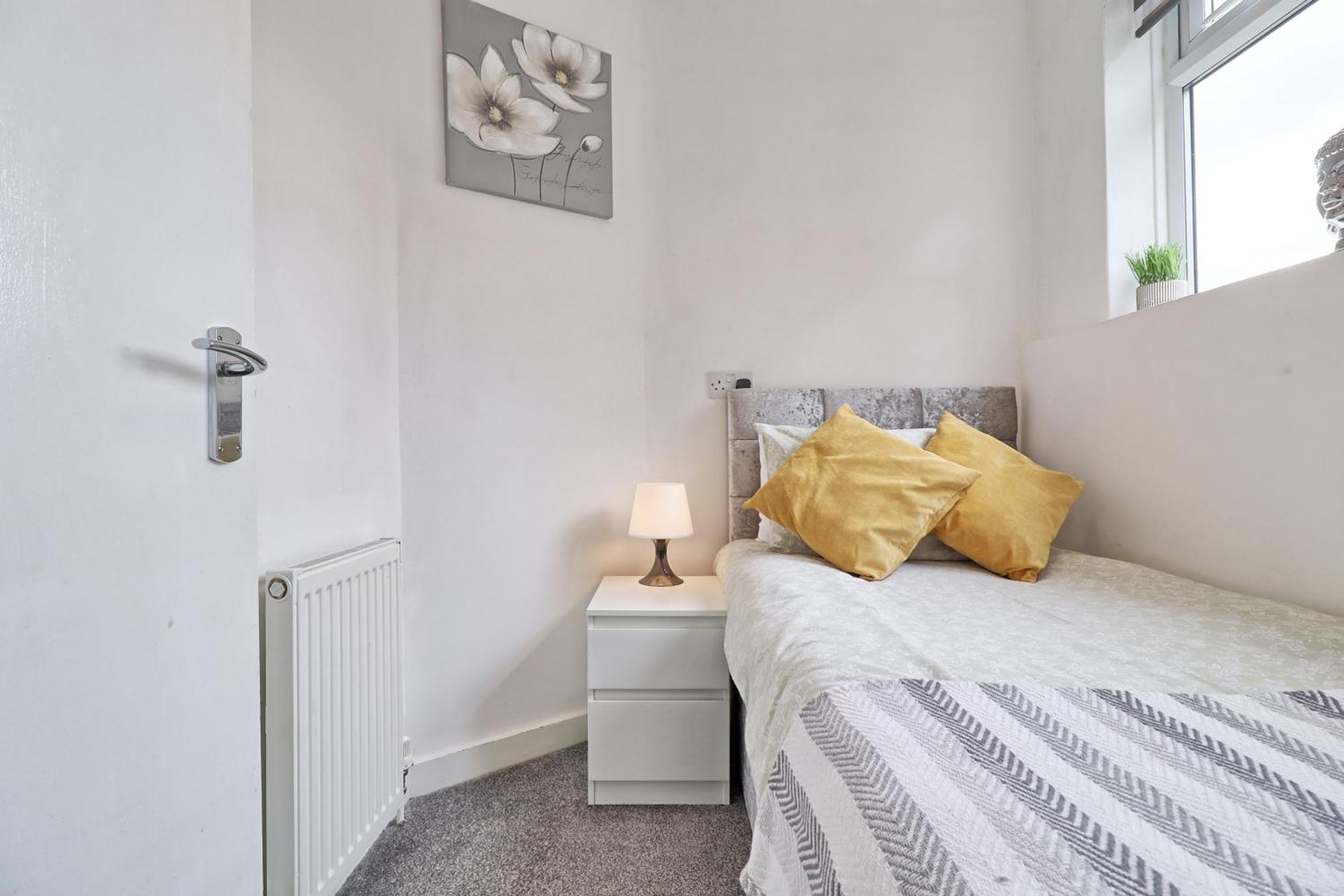 Hornchurch Luxury 3-Bed Apartment Near To London With Parking מראה חיצוני תמונה