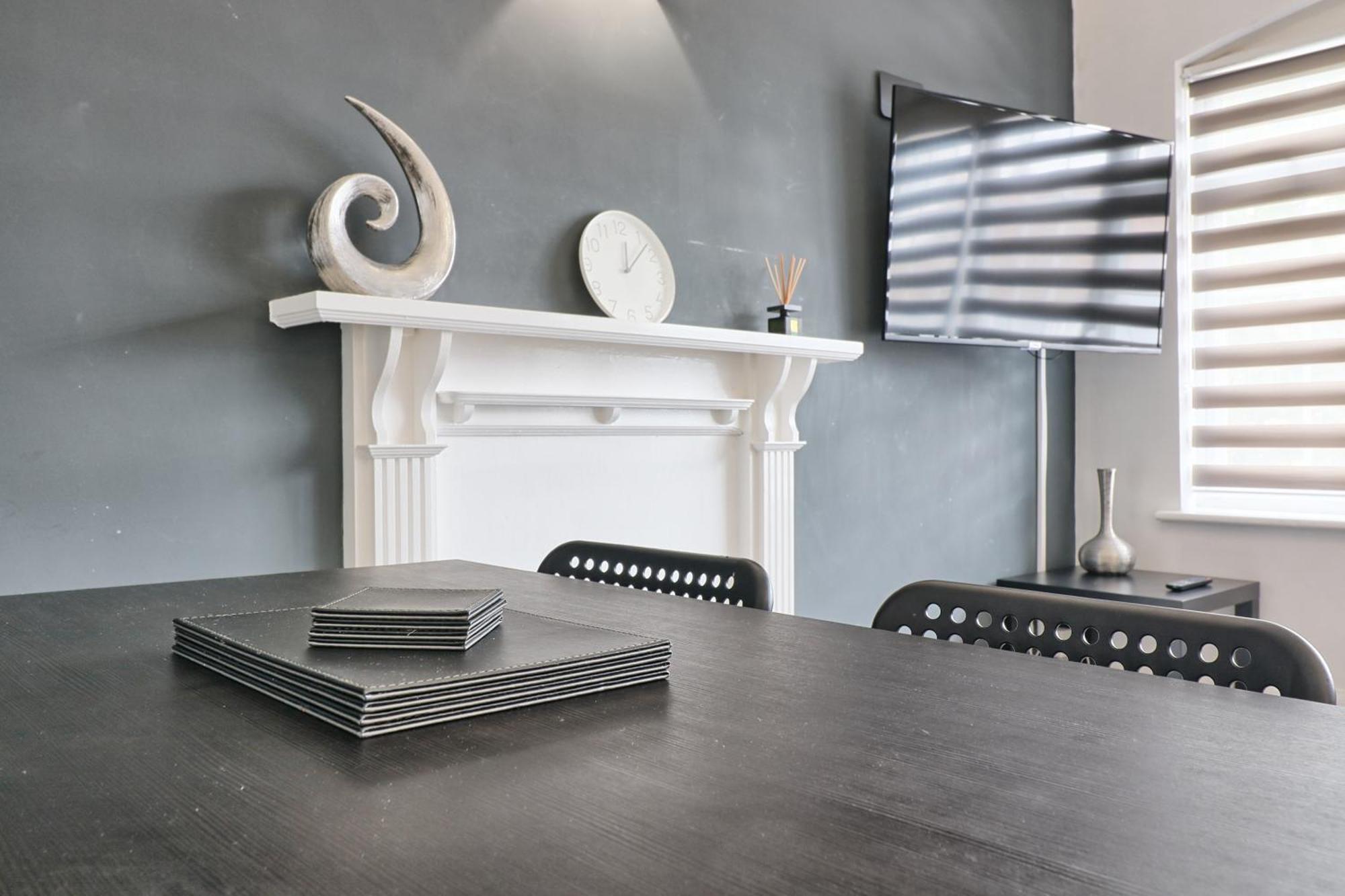 Hornchurch Luxury 3-Bed Apartment Near To London With Parking מראה חיצוני תמונה